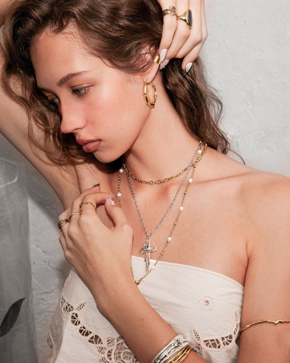 Banded Hoop Earrings in Gold