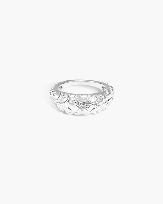 Wild Lily Dome Ring in Silver