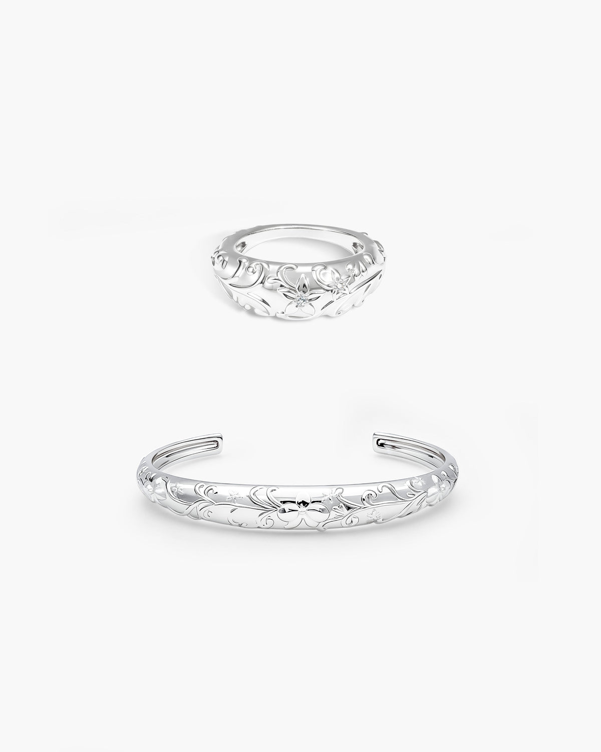 Wild Lily Dome Ring in Gold
