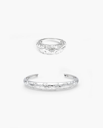 Wild Lily Dome Ring in Gold
