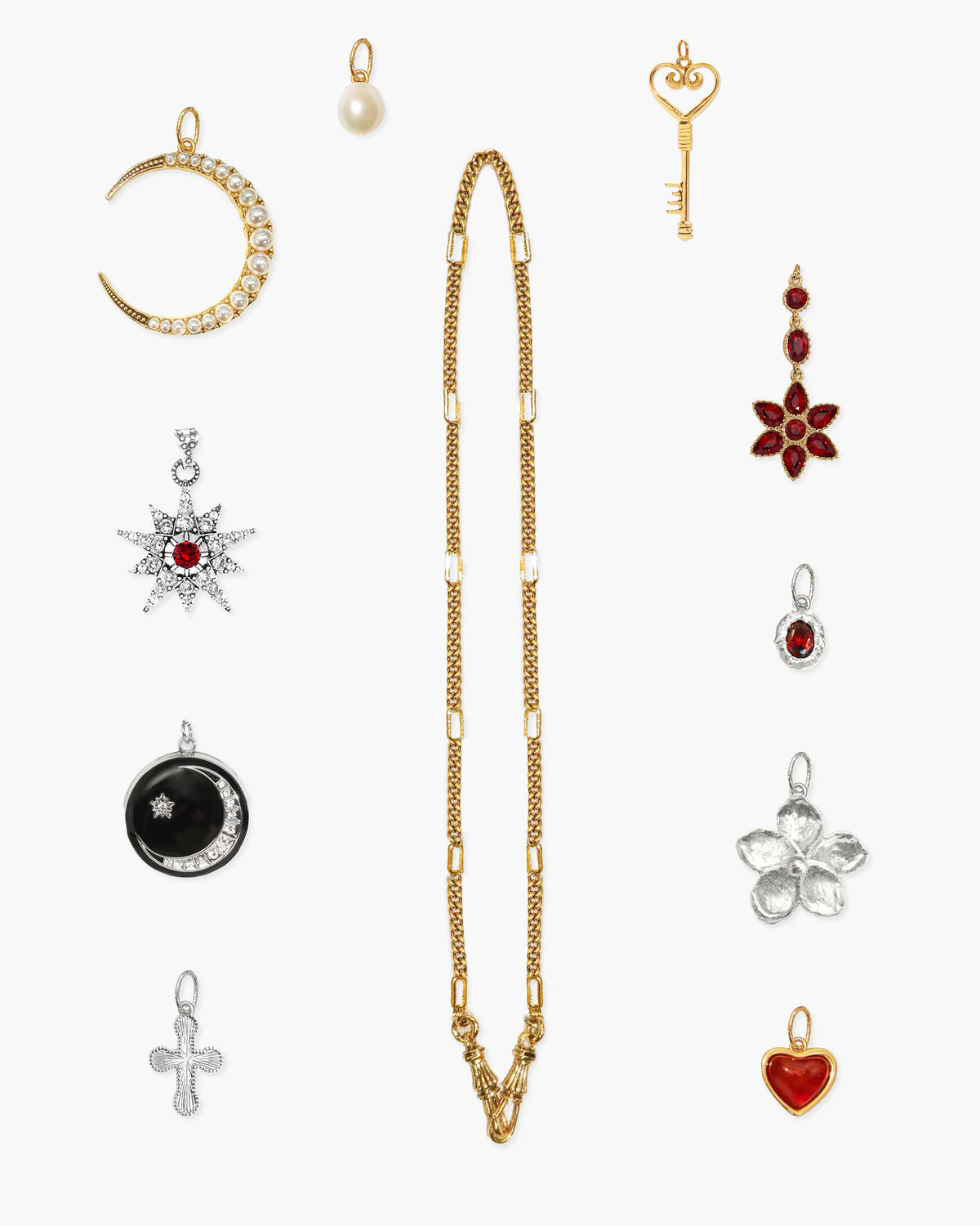 Deco Clasp Chain Necklace in Gold